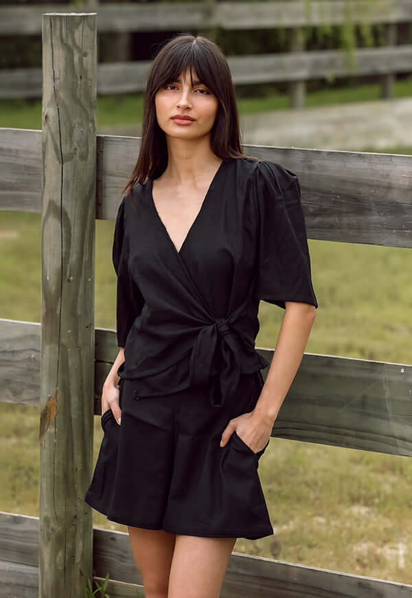 Short Negro Lino - Diseño Chileno | Natalia Seguel, frente – diseño chileno de autor, Natalia Seguel