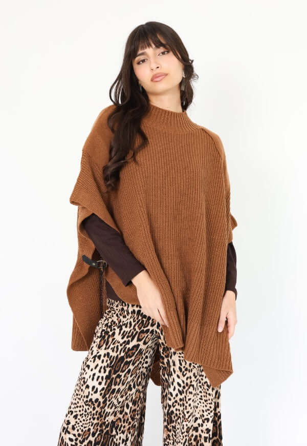 Poncho Anais Camel Amarras - Diseño de Autor | Natalia Seguel