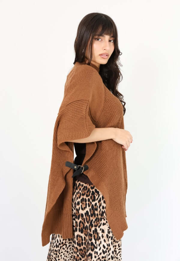 Poncho Anais Camel Amarras - Diseño de Autor | Natalia Seguel