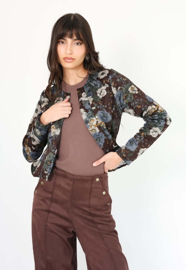 Chaqueta Gabriela Peplum café moro azul florecitas Natalia Seguel