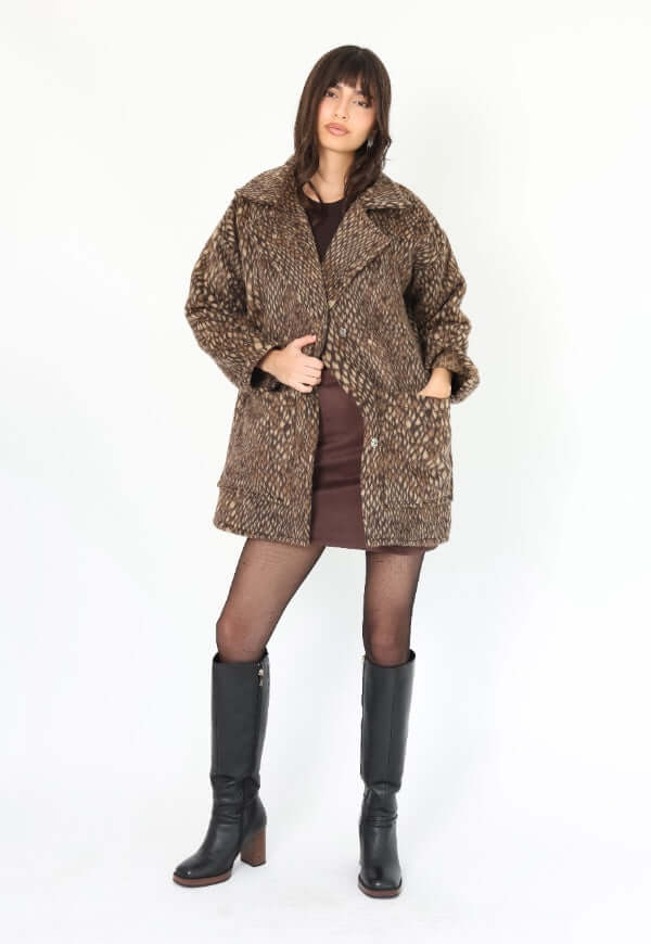 Chaqueta Leticia Larga animal print pitón beige, diseño de autor Natalia Seguel