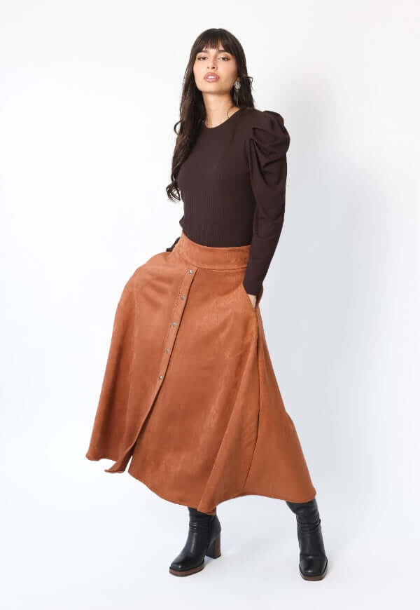 Falda Roma Gamuza Camel - Diseño Chileno | Natalia Seguel