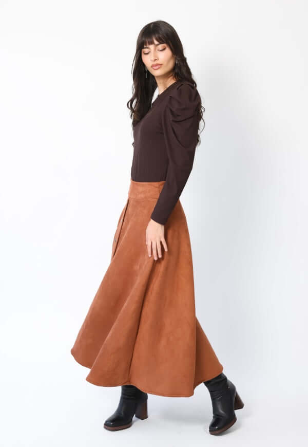 Falda Roma Gamuza Camel - Diseño Chileno | Natalia Seguel