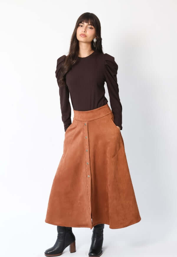Falda Roma Gamuza Camel - Diseño Chileno | Natalia Seguel