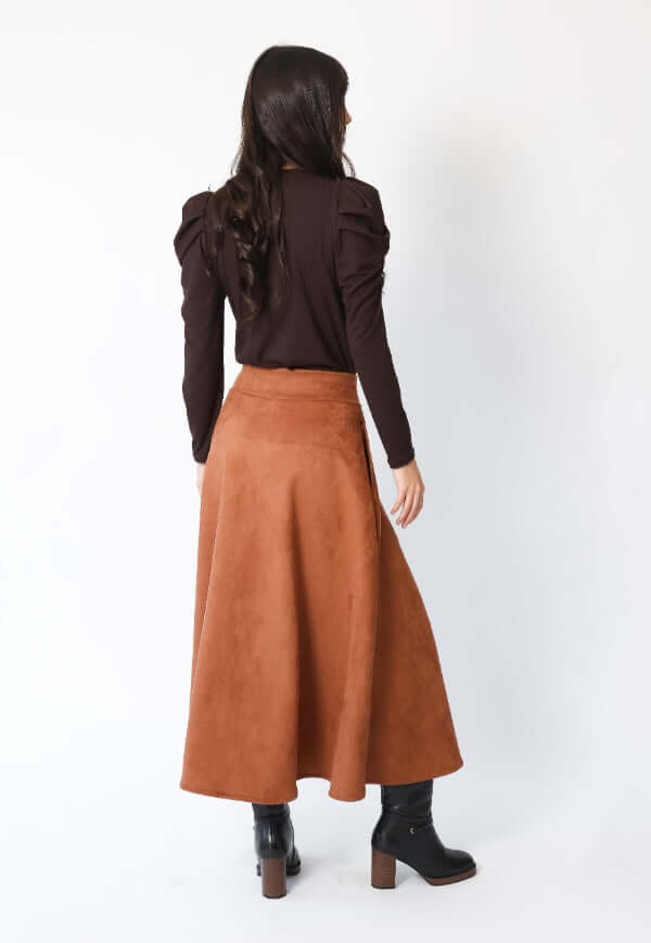 Falda Roma Gamuza Camel - Diseño Chileno | Natalia Seguel