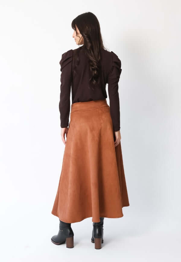 Falda Roma Gamuza Camel - Diseño Chileno | Natalia Seguel