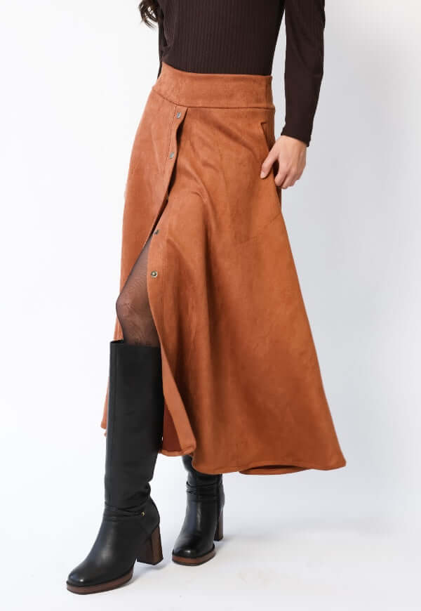 Falda Roma Gamuza Camel - Diseño Chileno | Natalia Seguel
