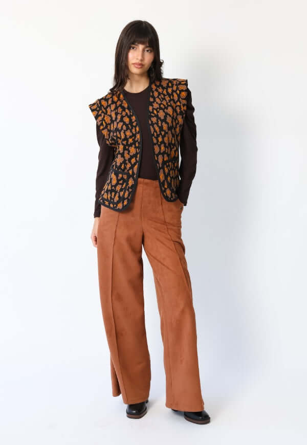 Palazzo Clare Gamuza Bolsillos Camel - Diseño Chileno | Natalia Seguel