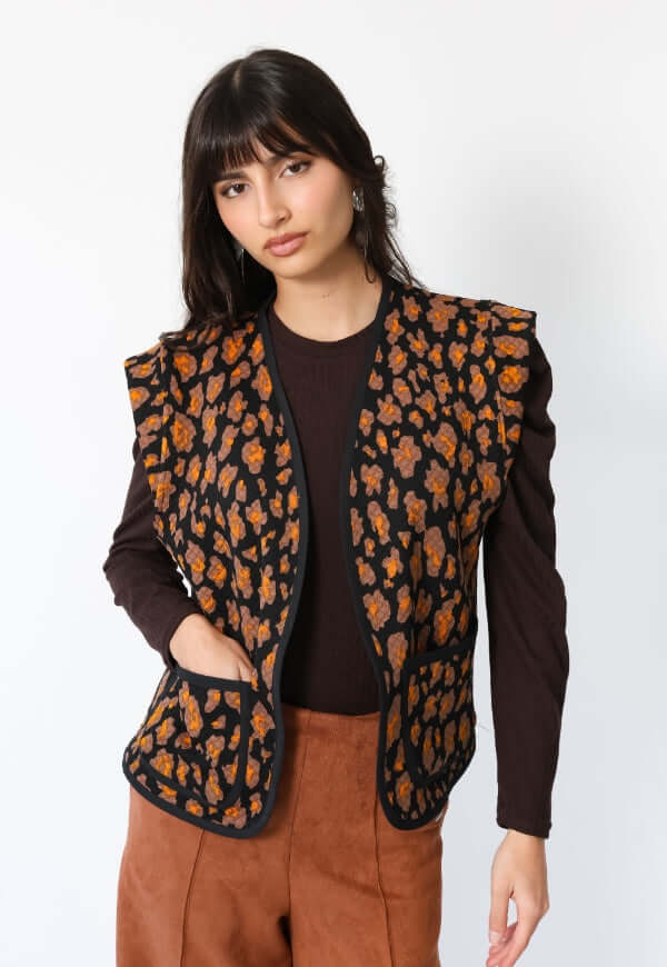 Chaquetilla Ana Café Moro Florecitas - Diseño de Autor | Natalia Seguel