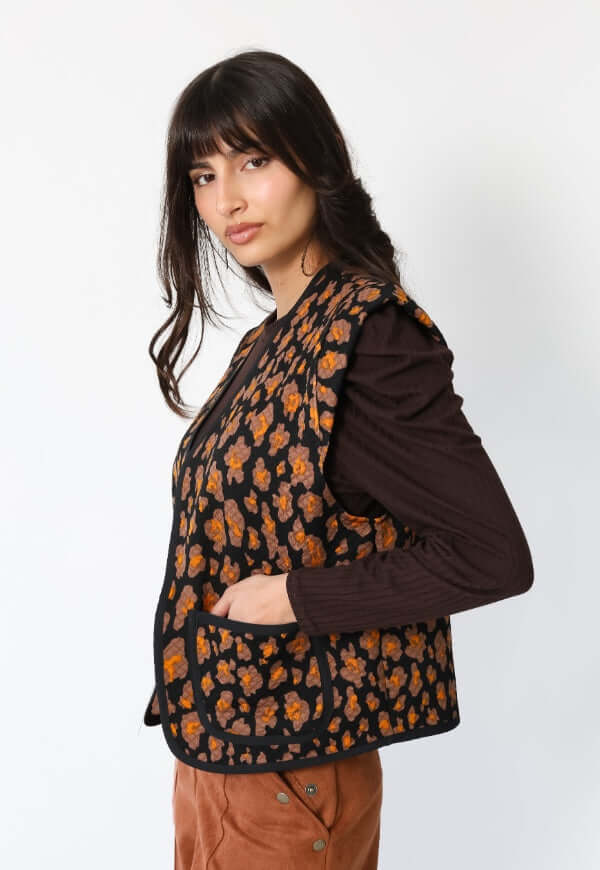 Chaquetilla Ana Café Moro Florecitas - Diseño de Autor | Natalia Seguel