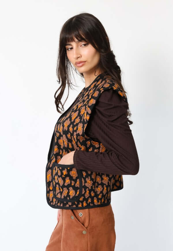 Chaquetilla Ana Café Moro Florecitas - Diseño de Autor | Natalia Seguel