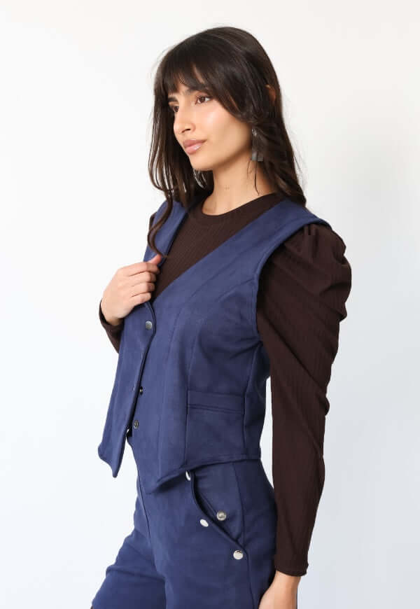 Chaqueta Gillette Gamuza Azul Francia Natalia Seguel, detalle de textura y acabado