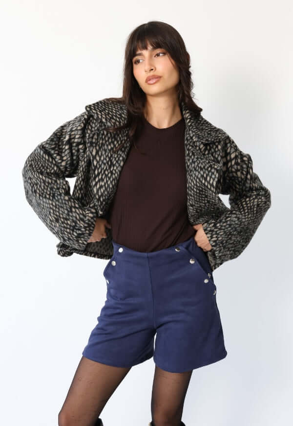Chaqueta Leticia print pitón gris Natalia Seguel vista adicional de frente