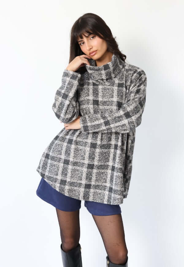 Sweater Maxi Daniela Gris Cuadros - Diseño Chileno | Natalia Seguel