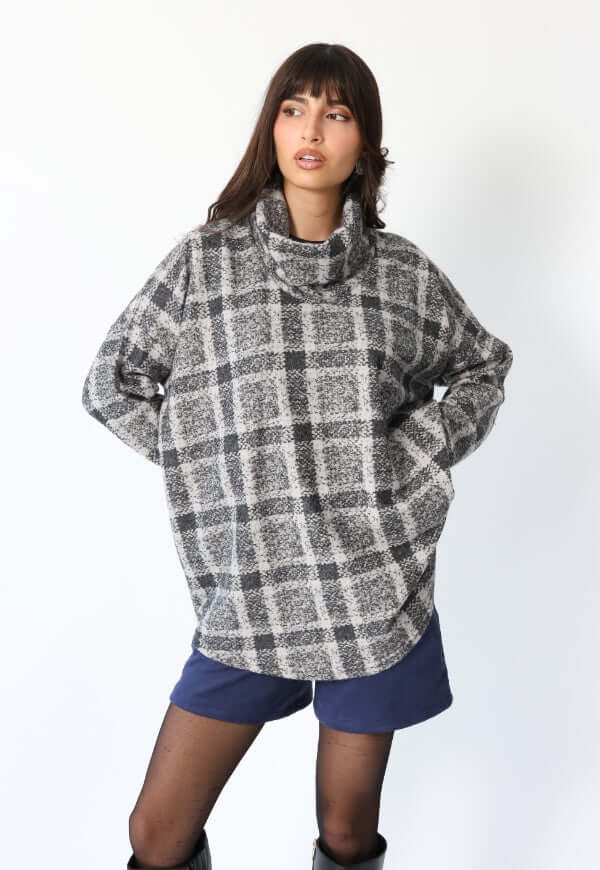 Sweater Maxi Daniela Gris Cuadros - Diseño Chileno | Natalia Seguel