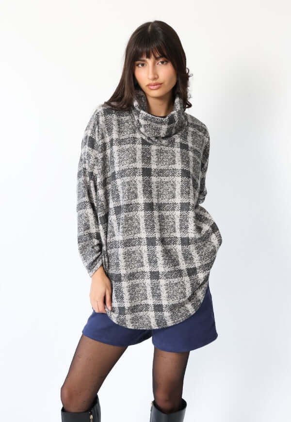 Sweater Maxi Daniela Gris Cuadros - Diseño Chileno | Natalia Seguel