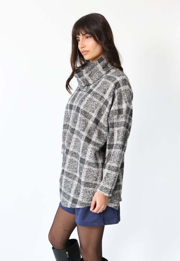 Sweater Maxi Daniela Gris Cuadros - Diseño Chileno | Natalia Seguel