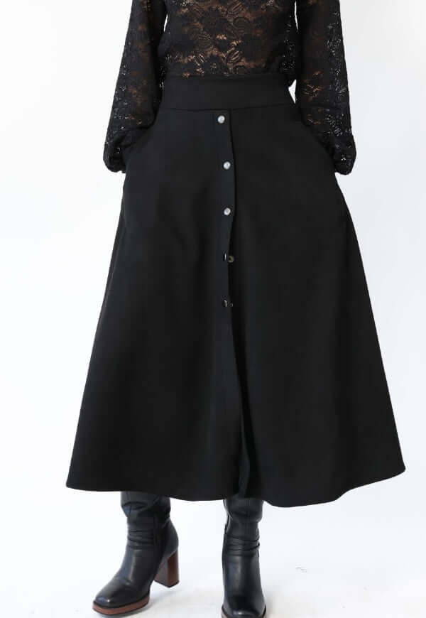 Falda Roma Gamuza Negro - Diseño Chileno | Natalia Seguel