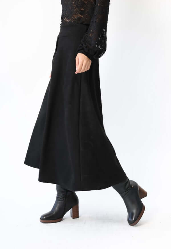 Falda Roma Gamuza Negro - Diseño Chileno | Natalia Seguel