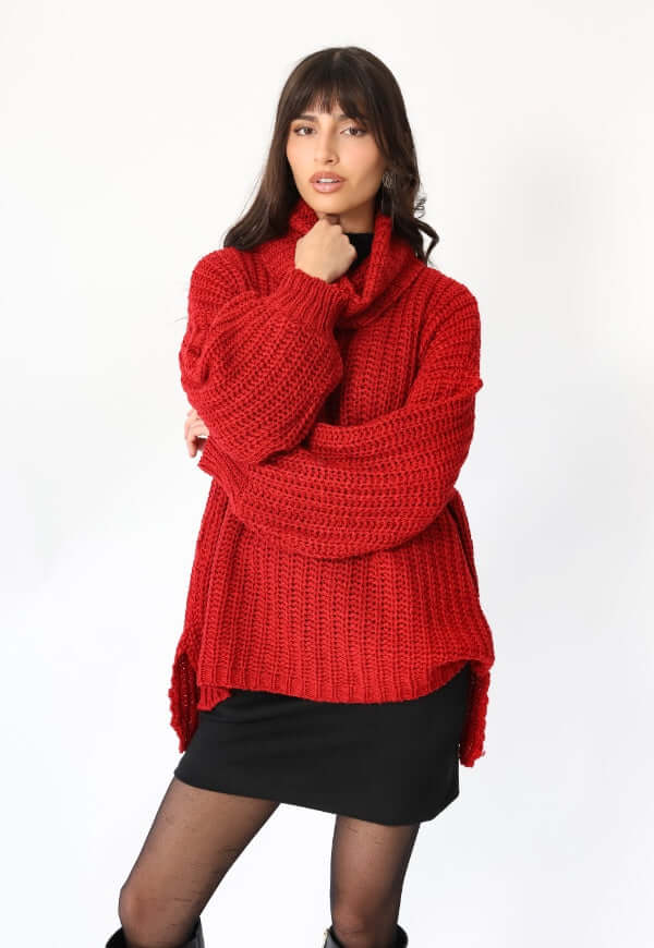 Chaleco rojo cuello alto Natalia Seguel, otra perspectiva del diseño de autor