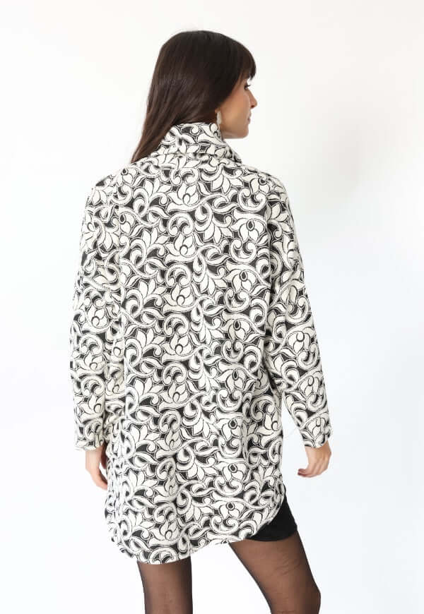 Sweater Maxi Flores Blanco Negro - Diseño Chileno | Natalia Seguel