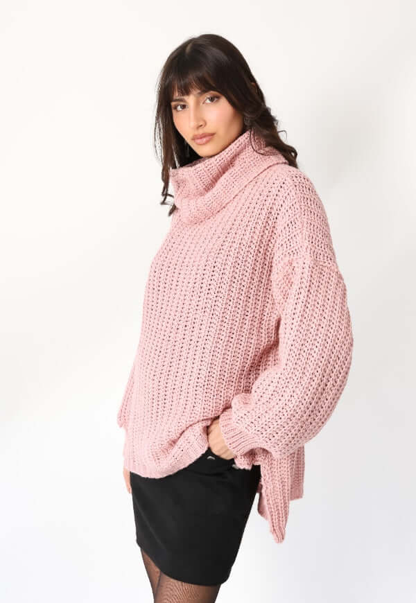 Chaleco palo de rosa cuello alto de diseño autor Natalia Seguel, ropa mujer Chile
