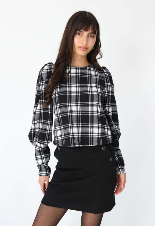 Polera Abril Mangas Largas Cuadrillé Negro  | Natalia Seguel