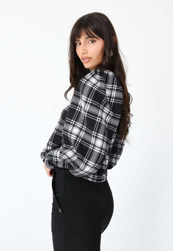 Polera Abril Mangas Largas Cuadrillé Negro  | Natalia Seguel