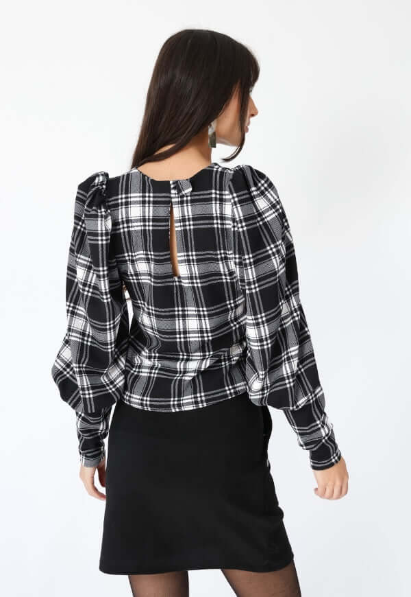Polera Abril Mangas Largas Cuadrillé Negro  | Natalia Seguel