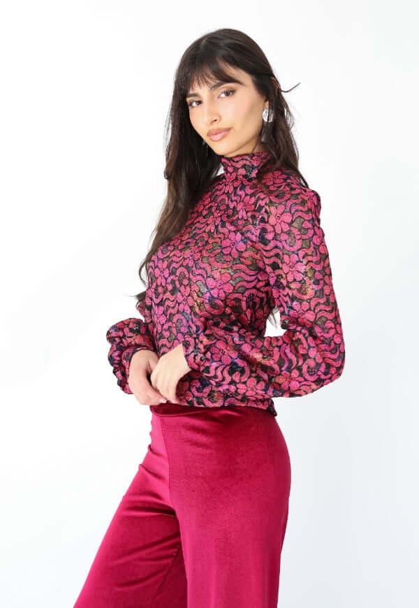 Polera Pili Fucsia Encaje - Diseño de Autor | Natalia Seguel