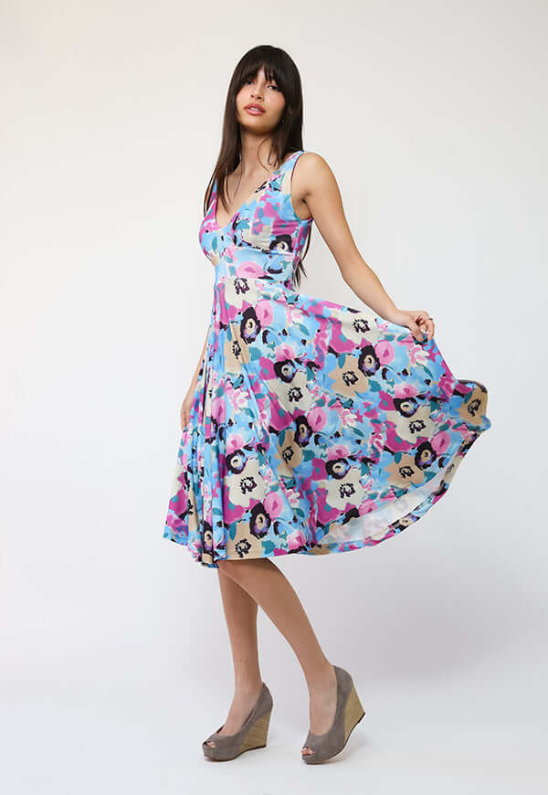 Vestido Dani Celeste Flores Fucsia - Diseño Chileno | Natalia Seguel