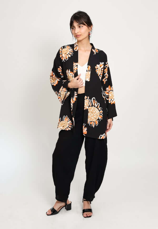 Kimono Sol Negro Flor Naranja - Diseño de Autor | Natalia Seguel