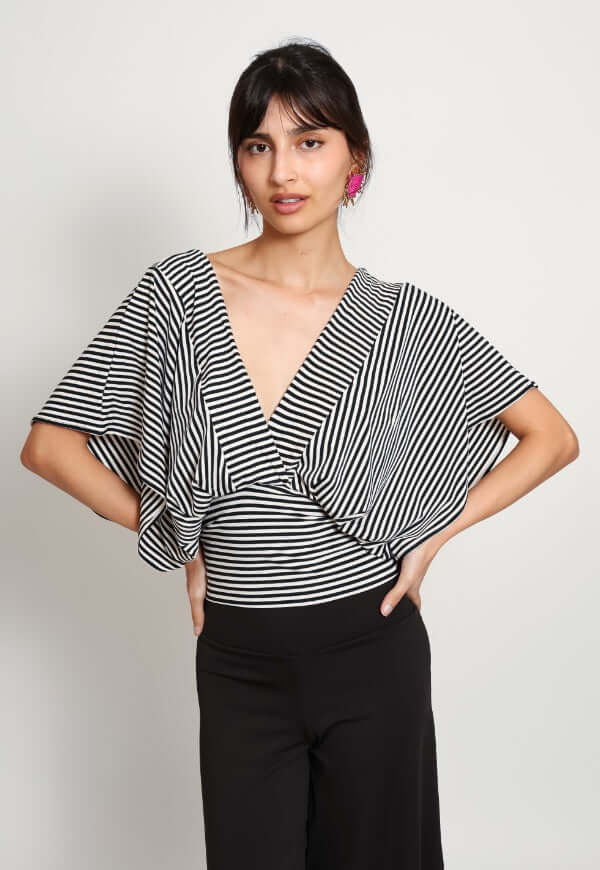 Polera Megan Lineas Blanco y Negro - Diseño de Autor | Natalia Seguel