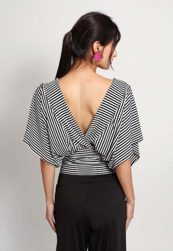 Polera Megan Lineas Blanco y Negro - Diseño de Autor | Natalia Seguel