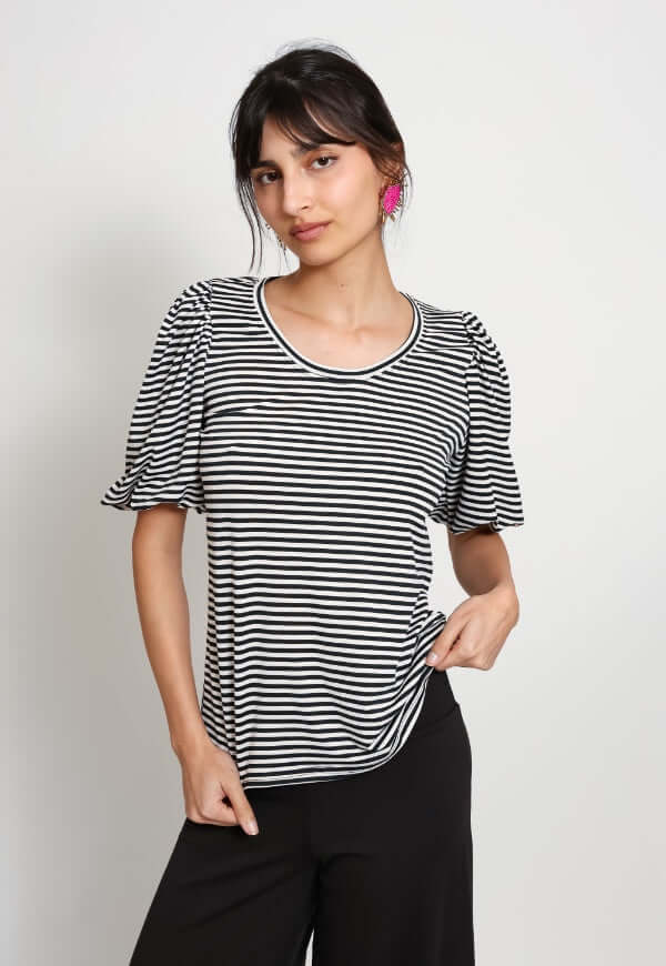 Blusa Amparo Lineas Blanco Negro - Diseño de Autor | Natalia Seguel