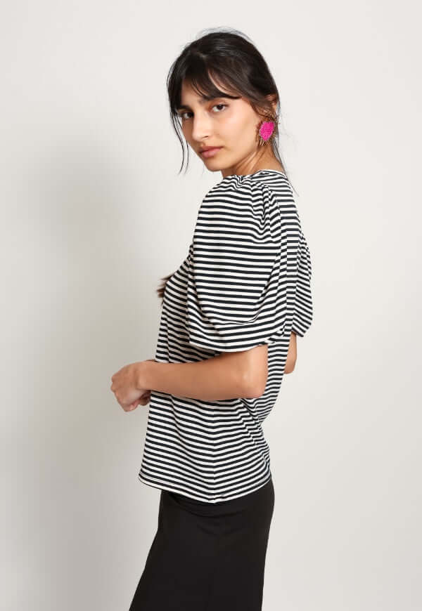 Blusa Amparo Lineas Blanco Negro - Diseño de Autor | Natalia Seguel