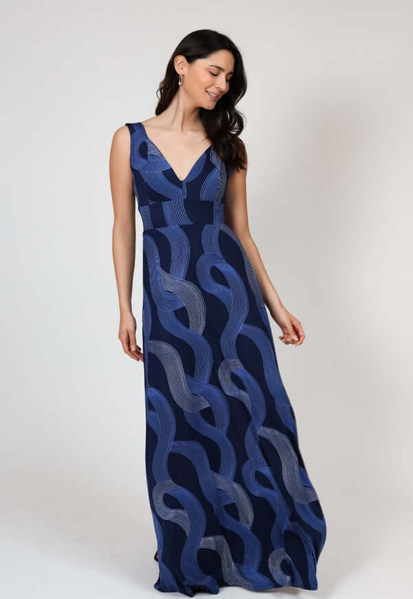 Vestido Vera Azul Lineas Plateadas Natalia Seguel, detalle de tela (2) – diseño chileno de autor, Natalia Seguel