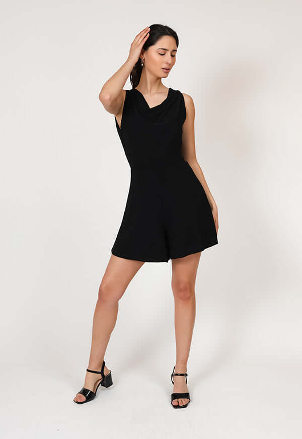 Enterito Drapeado Corto Negro Natalia Seguel, percha (3) – diseño chileno de autor, Natalia Seguel