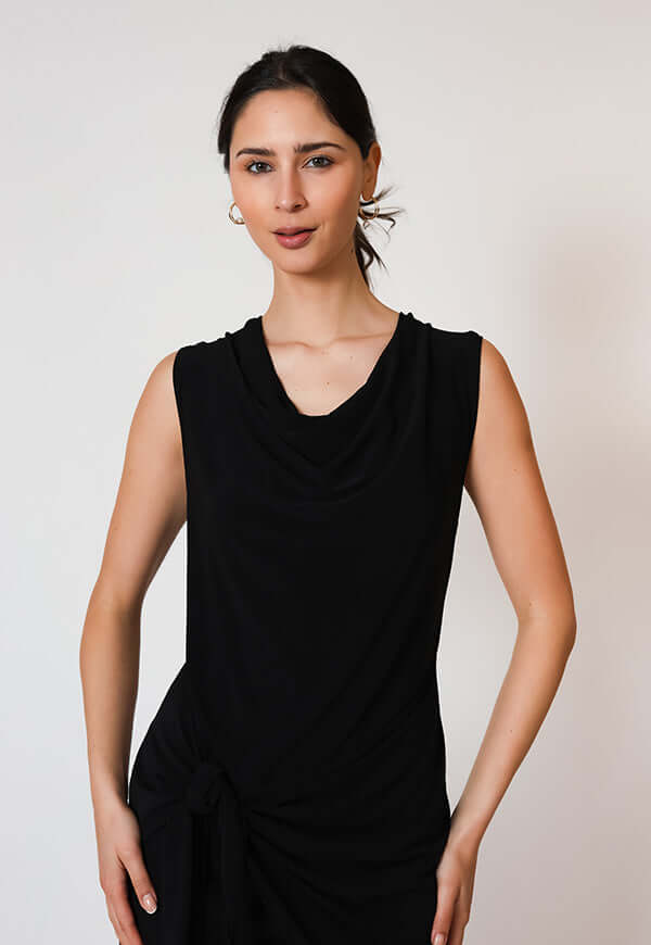 Vestido Jose Corto Sin Mangas Negro Natalia Seguel, lateral (2) – diseño chileno de autor, Natalia Seguel