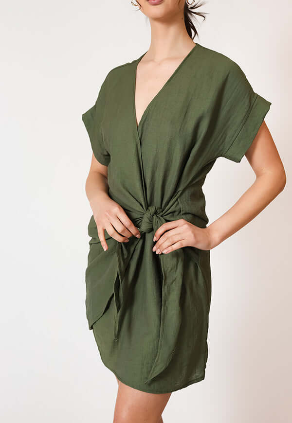 Vestido Josefina Corto Verde Musgo Natalia Seguel, lateral (2) – diseño chileno de autor, Natalia Seguel