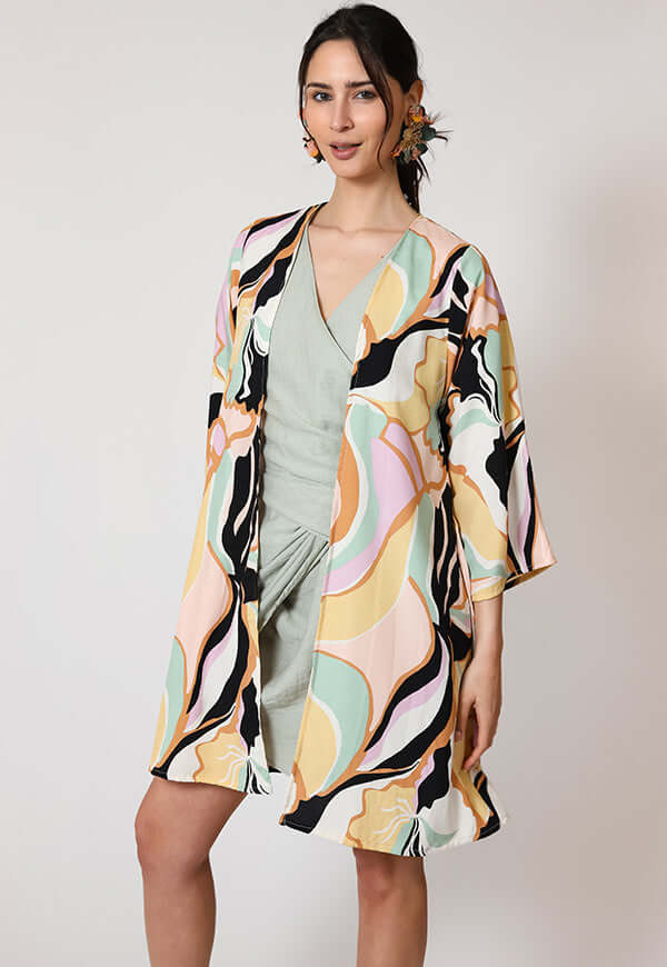 Kimono Corto Hojas Colores Pastel Natalia Seguel, lateral (2) – diseño chileno de autor, Natalia Seguel