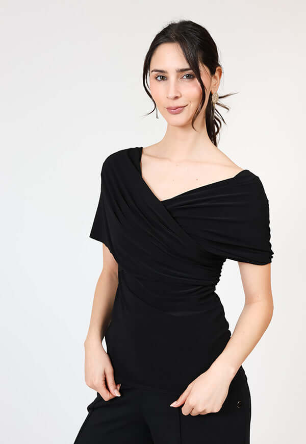 Polera Suri Negro Manga Corta - Diseño Chileno | Natalia Seguel, frente – diseño chileno de autor, Natalia Seguel