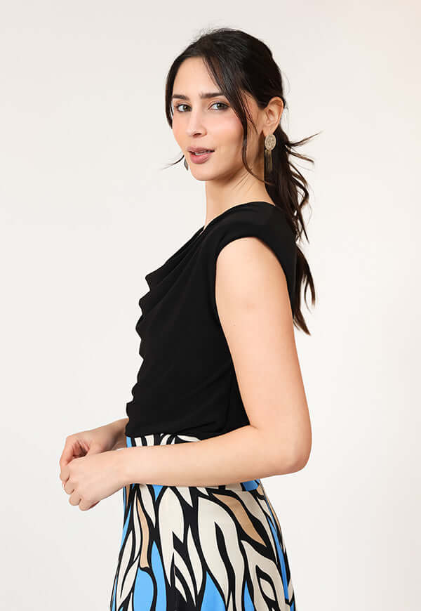 Polera Drapeada Negro Diseno Chileno Natalia Seguel, detalle de tela – diseño chileno de autor, Natalia Seguel