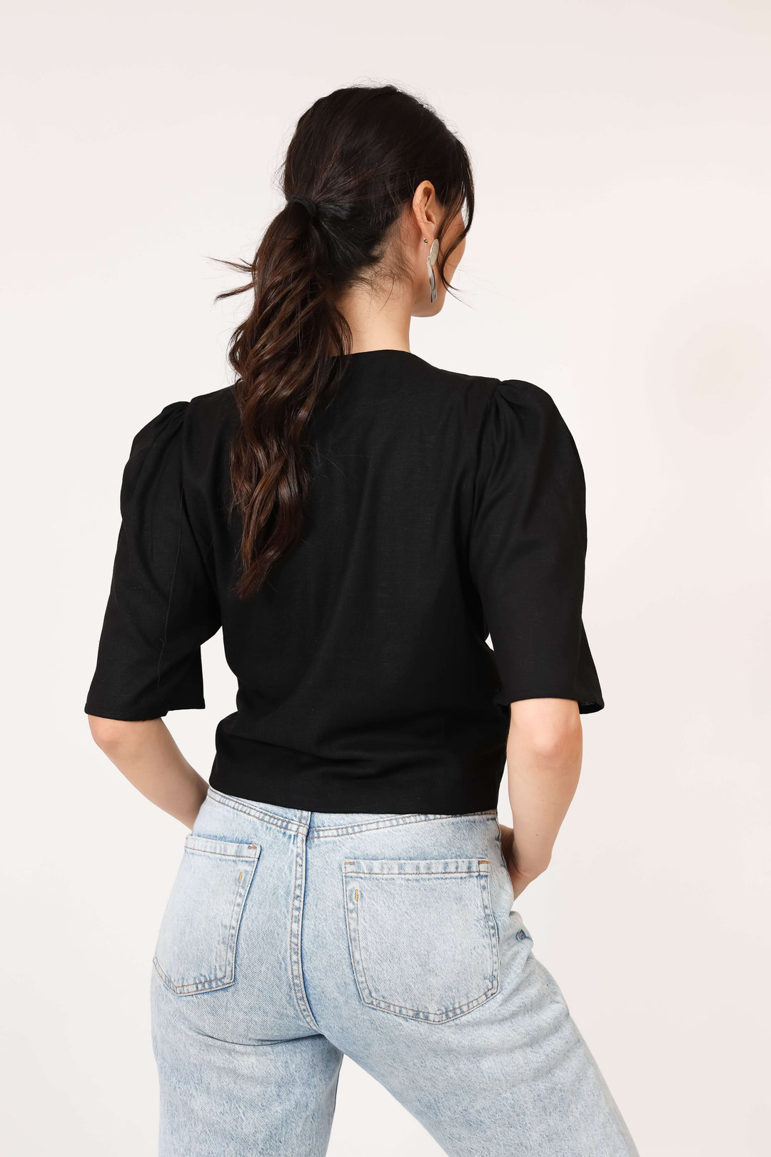 Blusa Jose Negro Lino Diseno Chileno Natalia Seguel, percha – diseño chileno de autor, Natalia Seguel