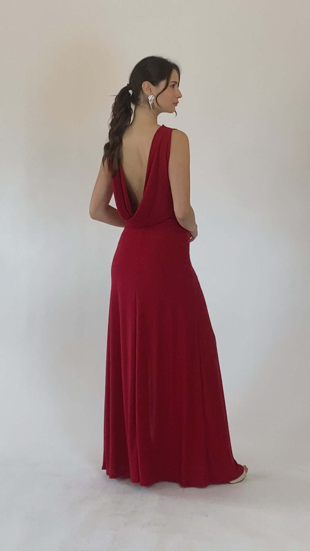 Vestido Drapeado Tajo Rojo Brillo Fiesta - Diseño Chileno | Natalia Seguel